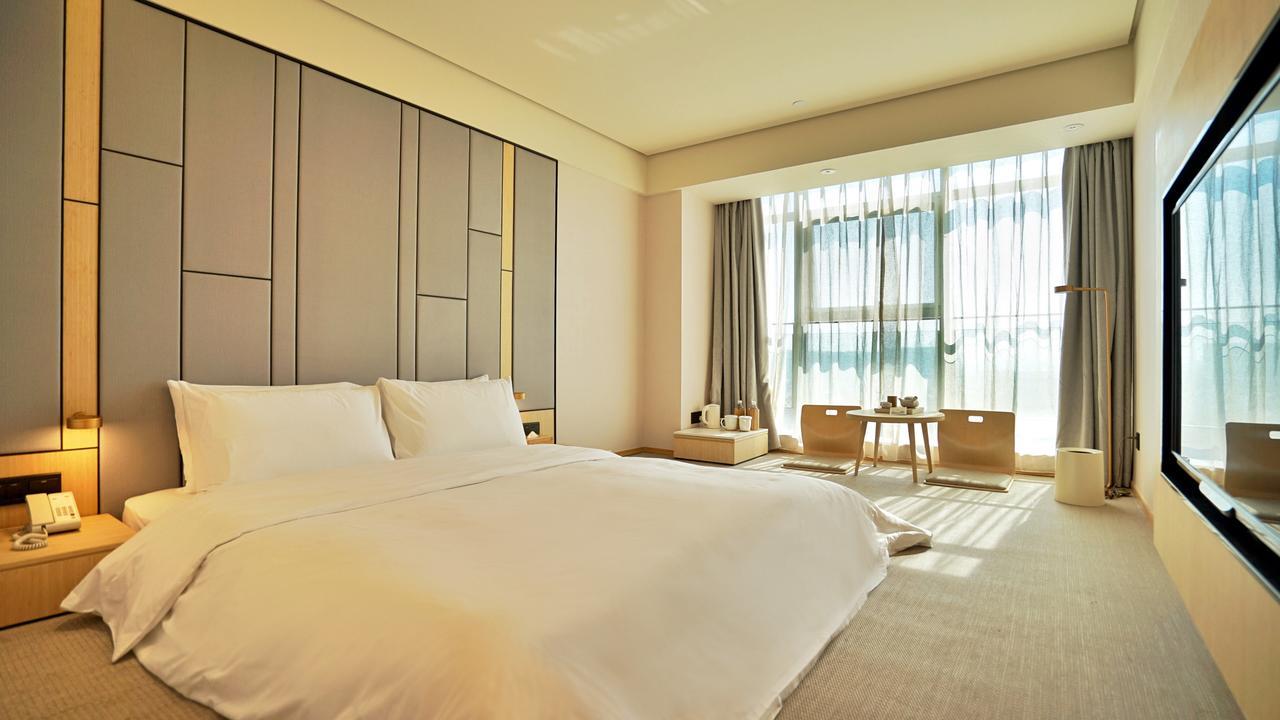 Hotel Ji Baoshan Youyi Road 3*