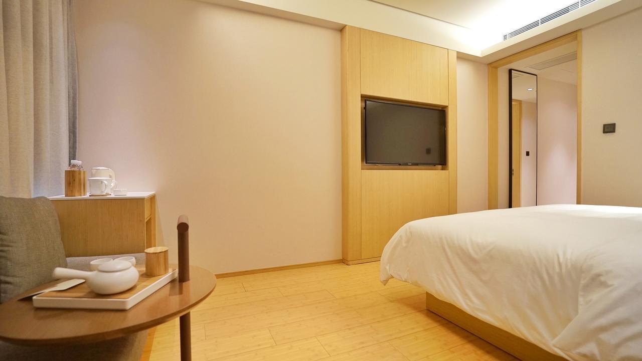Ji Baoshan Youyi Road 3*