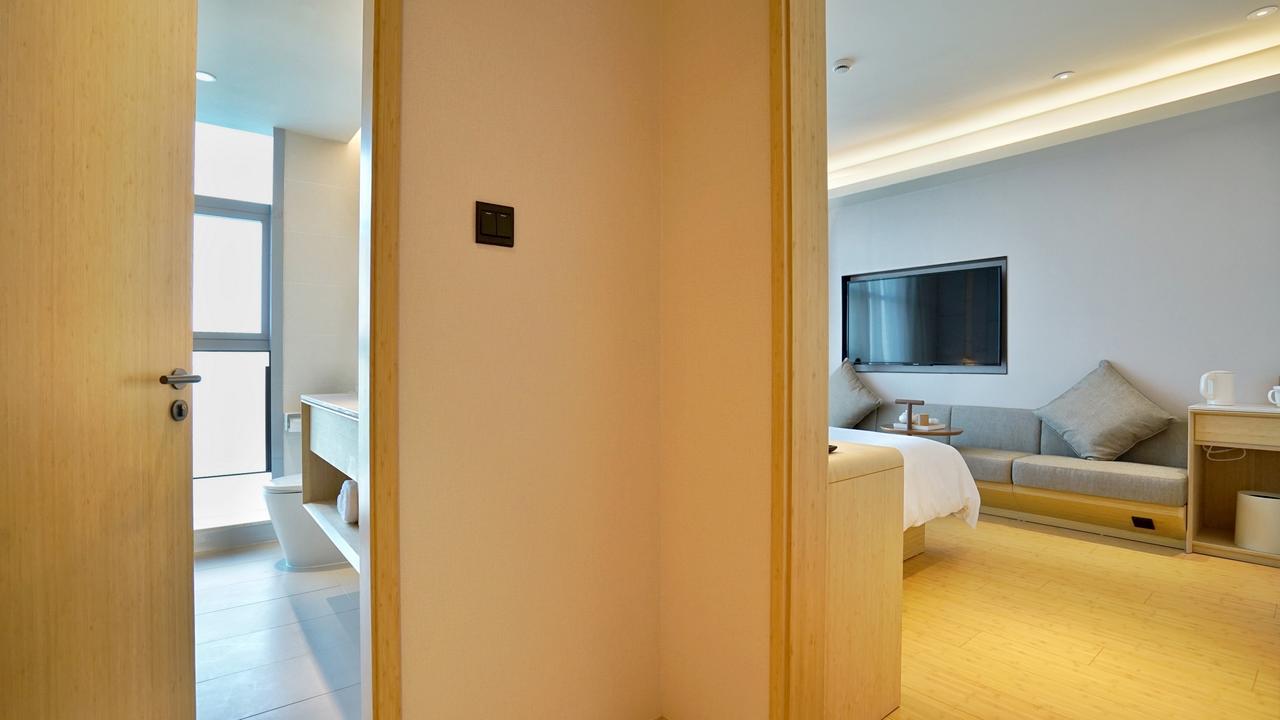 Ji Baoshan Youyi Road 3*